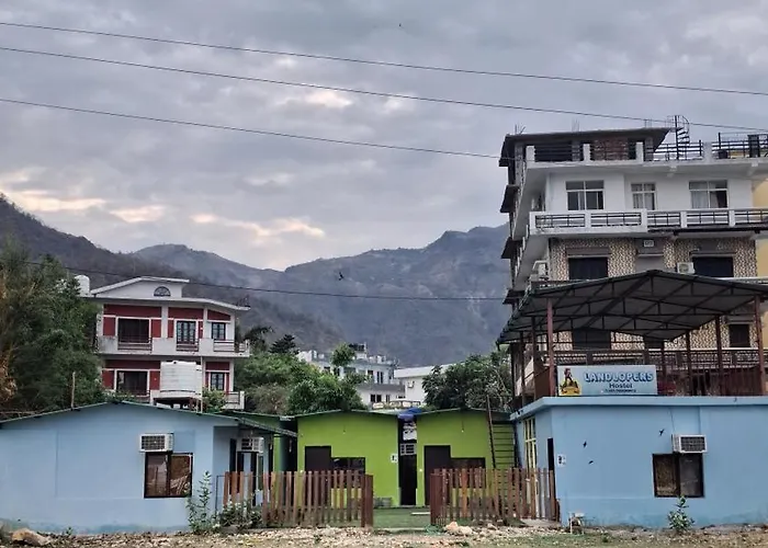 Landlopers Hostel Rishikesh